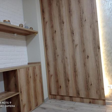 Lux Apartment & Центр,Жк Театральний Rivne Bagian luar foto