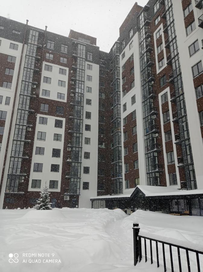 Lux Apartment & Центр,Жк Театральний Rivne Bagian luar foto