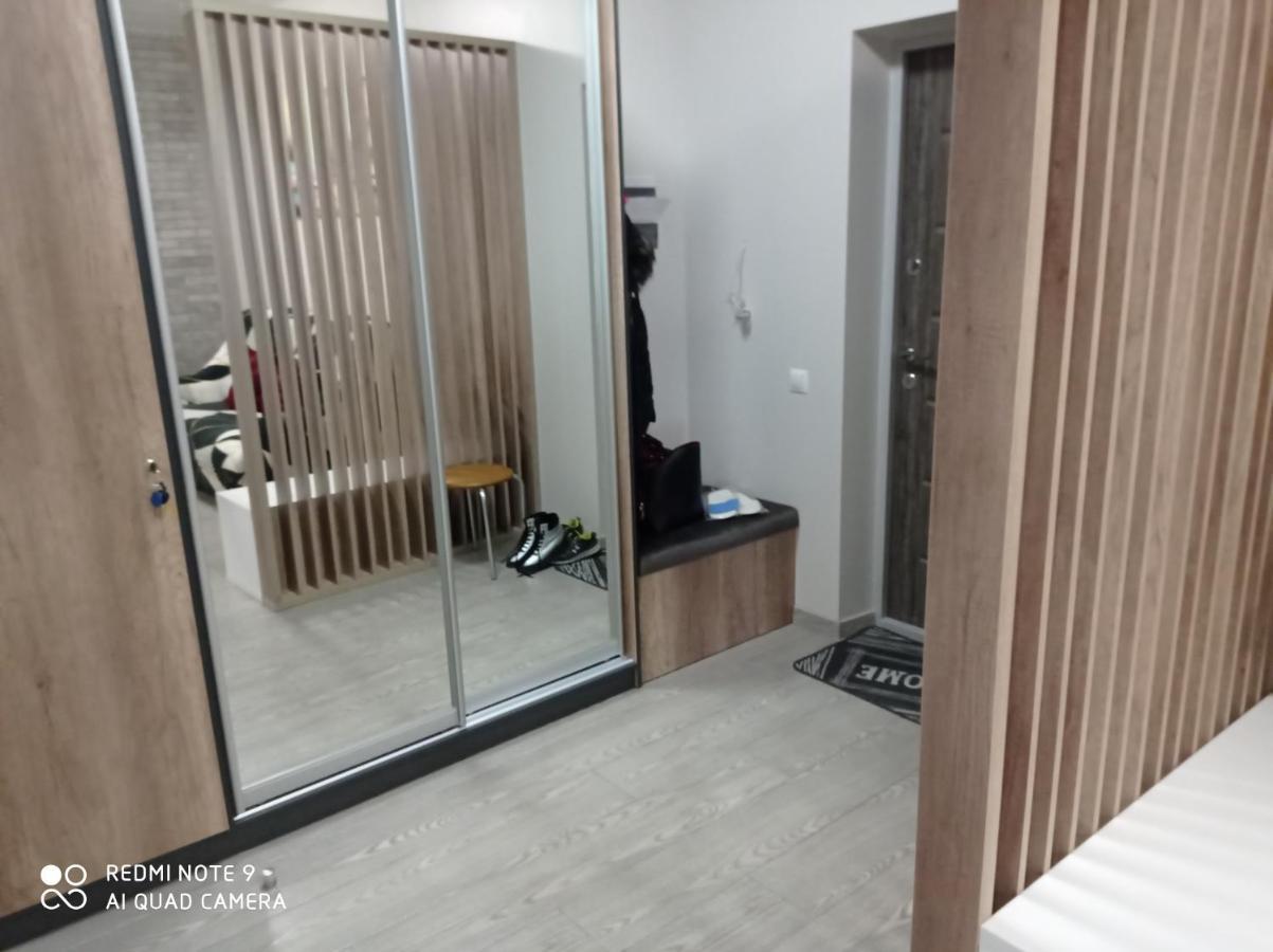 Lux Apartment & Центр,Жк Театральний Rivne Bagian luar foto