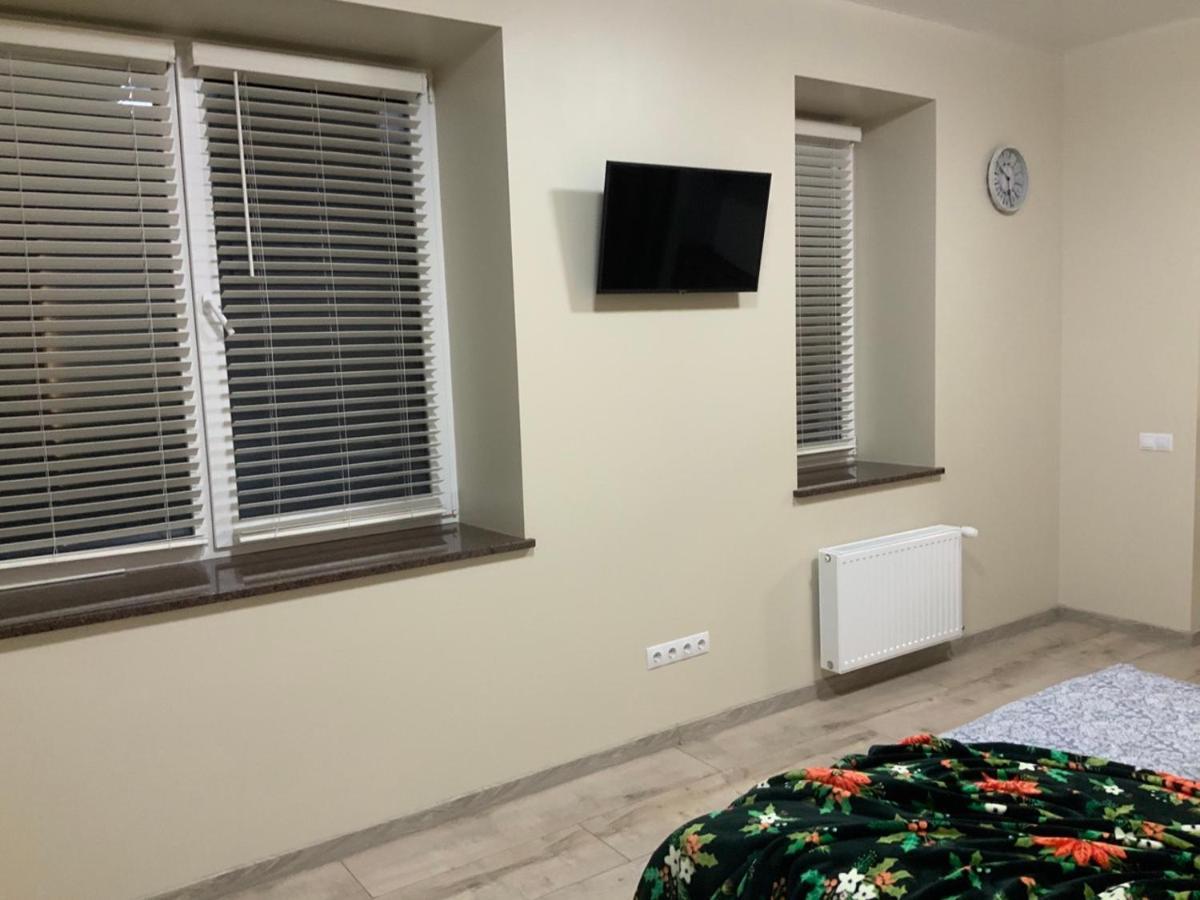 Lux Apartment & Центр,Жк Театральний Rivne Bagian luar foto