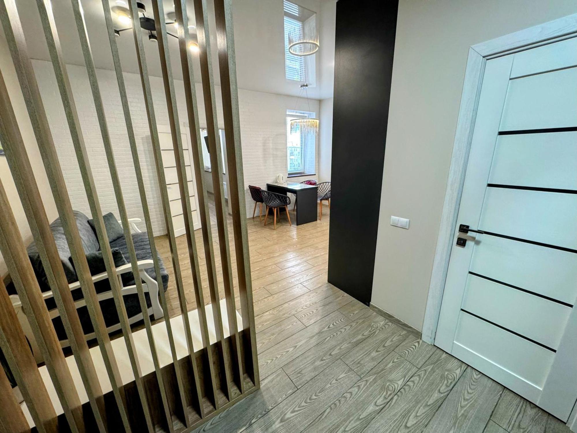 Lux Apartment & Центр,Жк Театральний Rivne Bagian luar foto