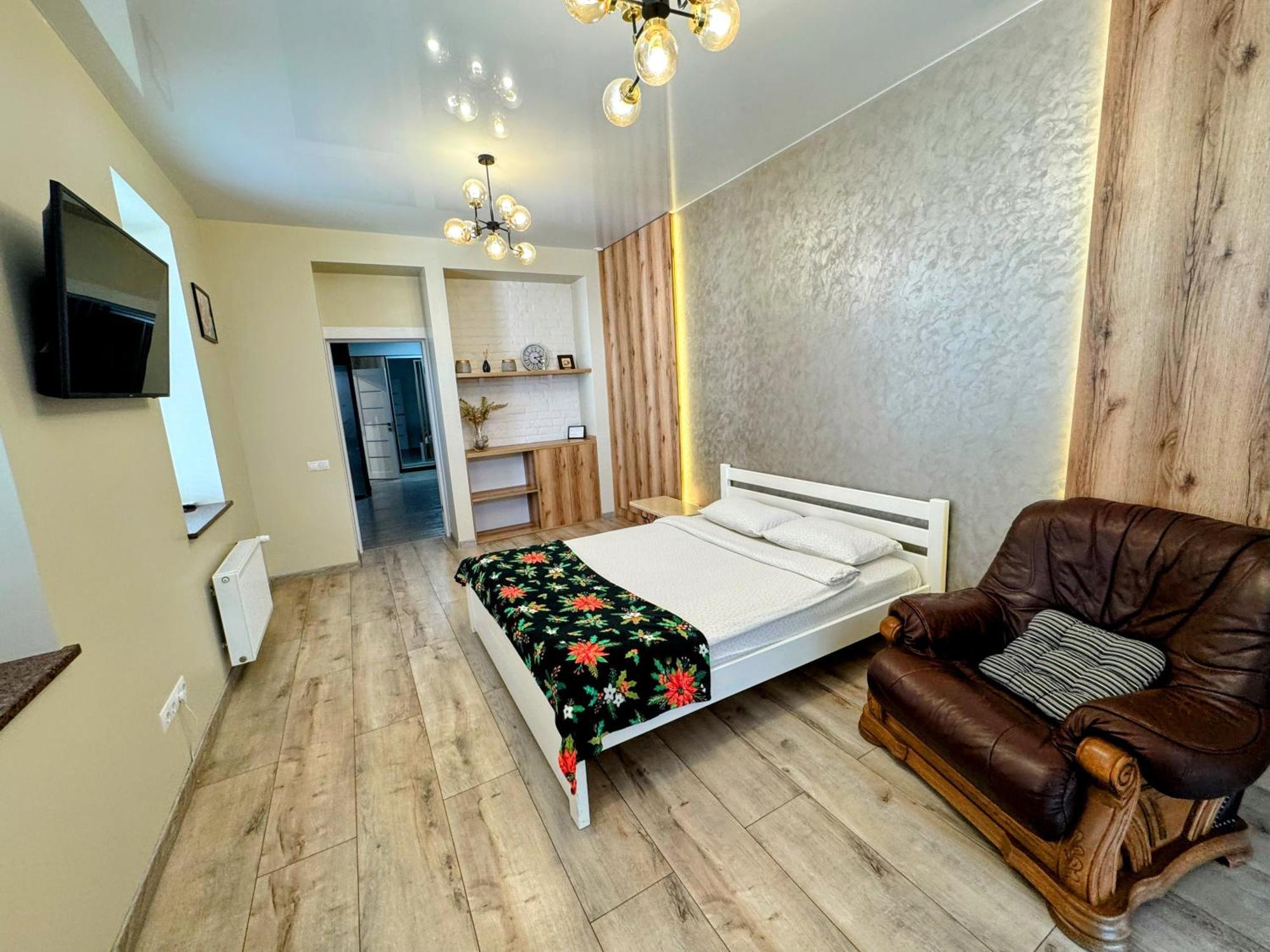 Lux Apartment & Центр,Жк Театральний Rivne Bagian luar foto