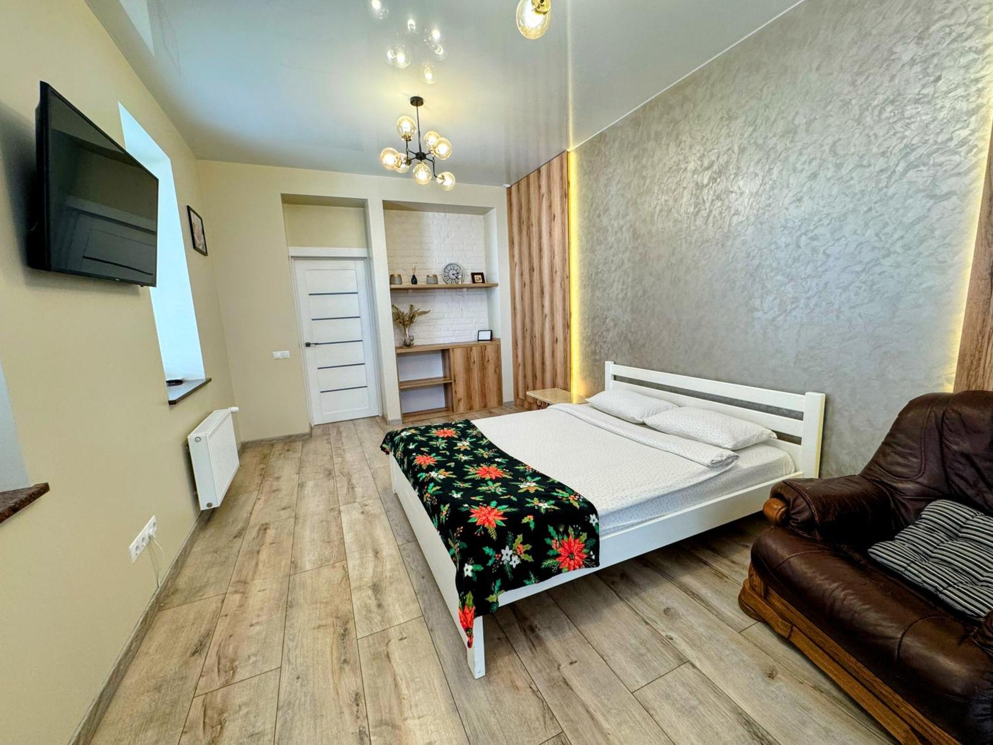Lux Apartment & Центр,Жк Театральний Rivne Bagian luar foto