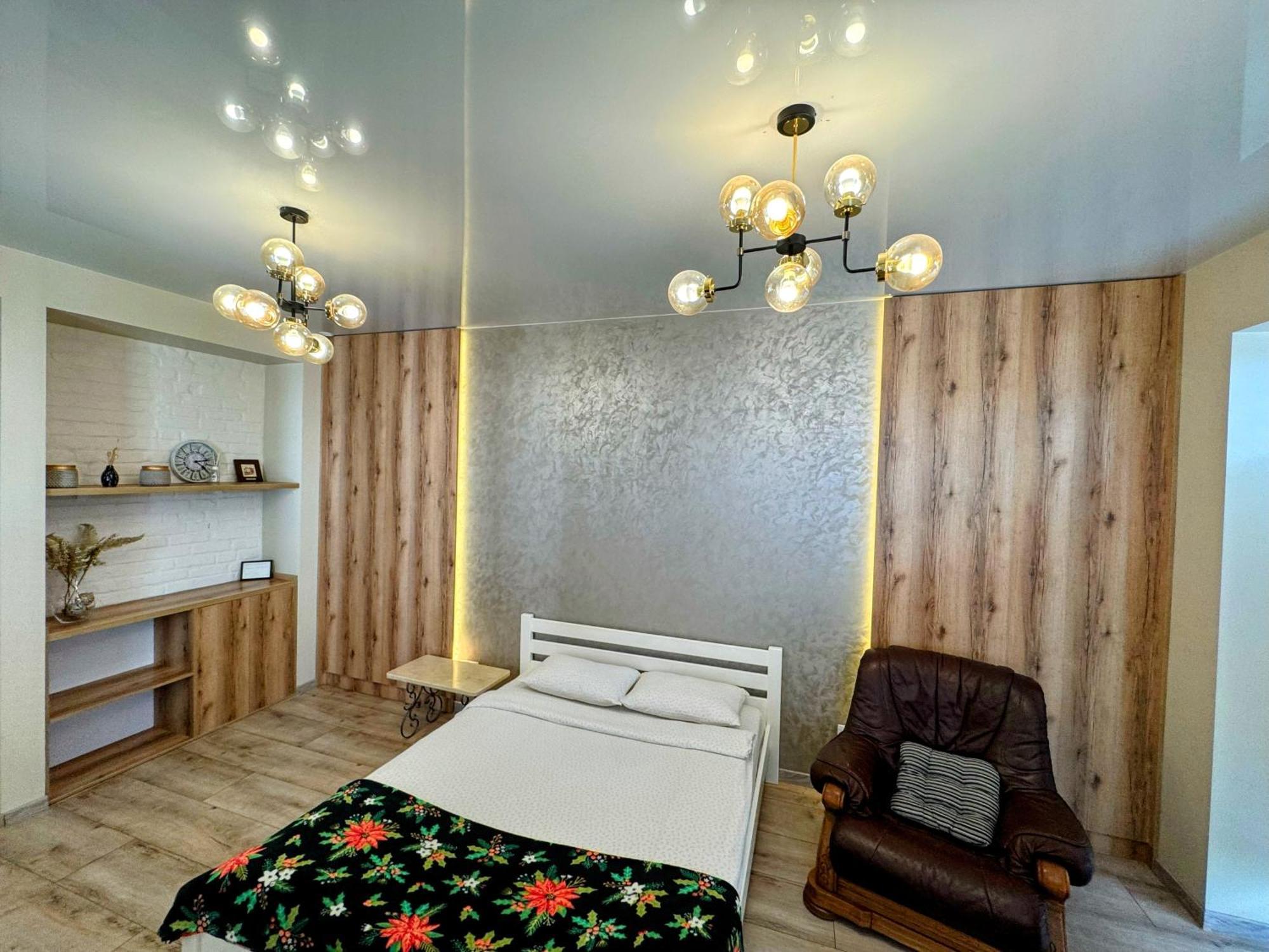 Lux Apartment & Центр,Жк Театральний Rivne Bagian luar foto