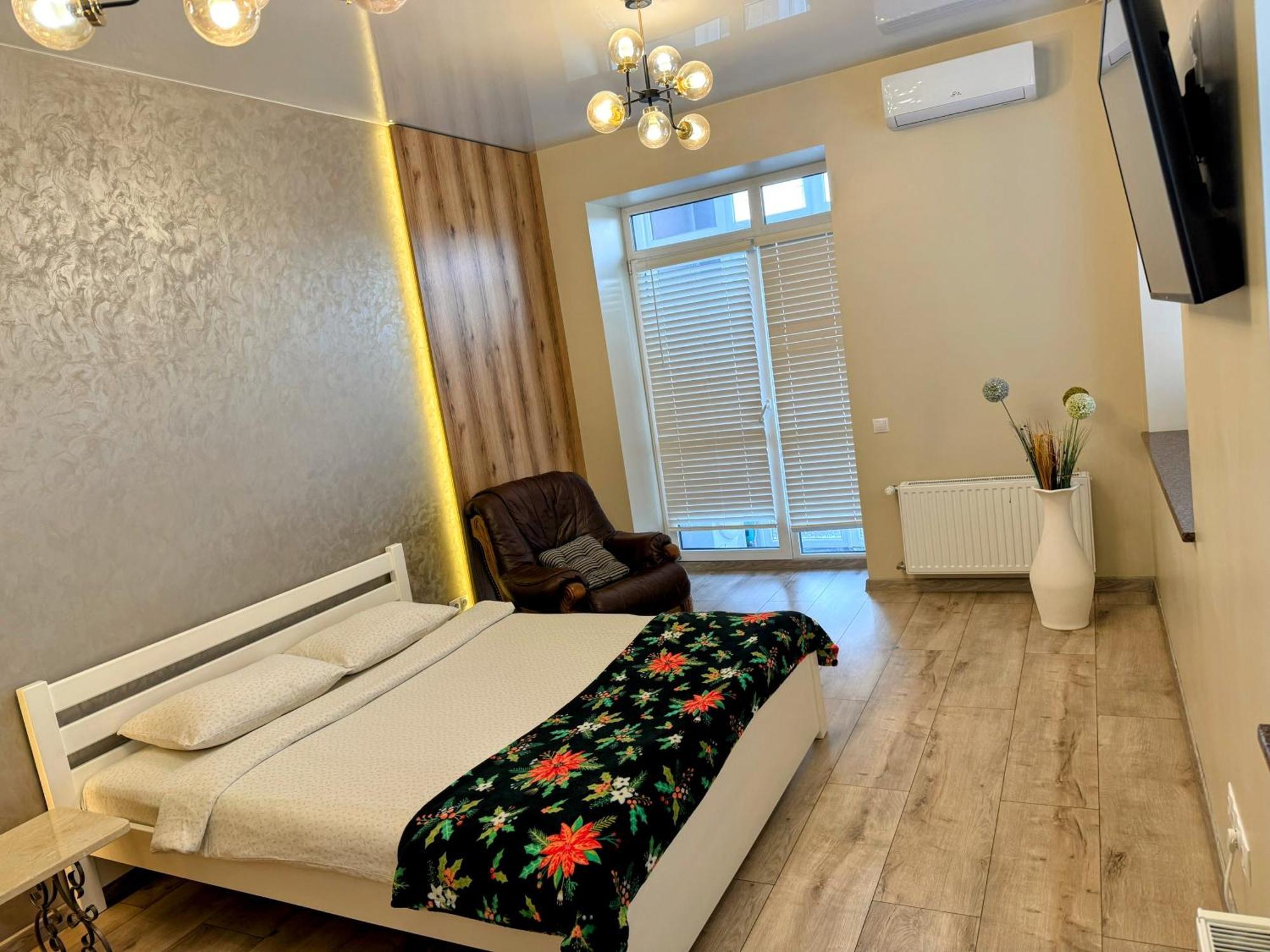 Lux Apartment & Центр,Жк Театральний Rivne Bagian luar foto
